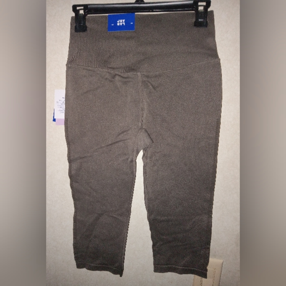 High Rise Leggings - Picture 2 of 5